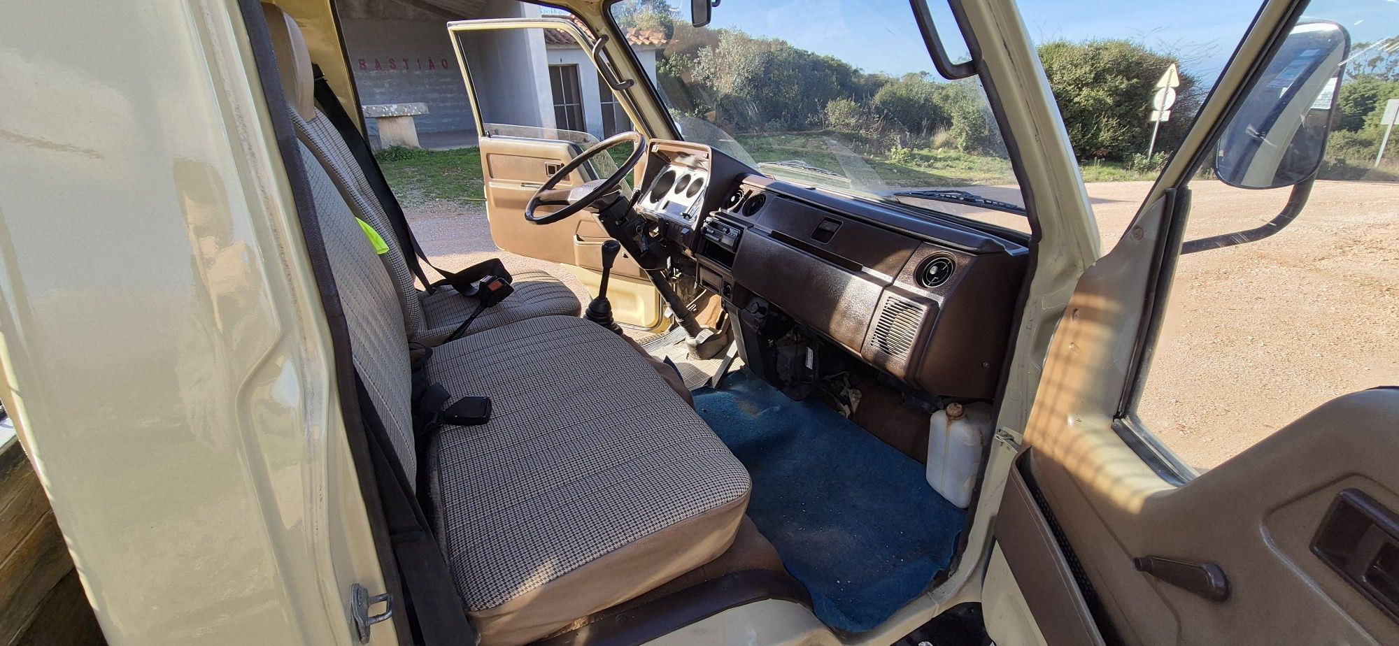 Toyota dyna 150 2.8D Direção Assistida
