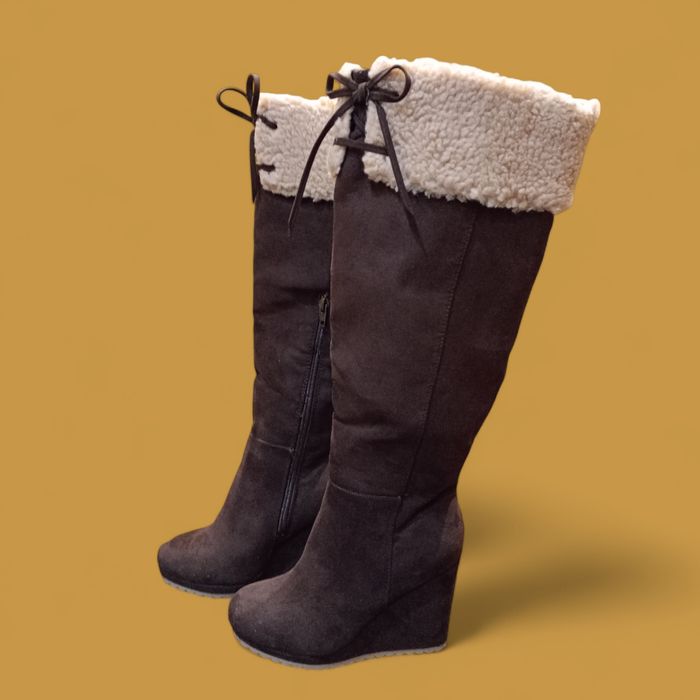 BUTY ZIMOWE , WYSOKIE KOZAKI na koturnie -WYS.(10CM), zamszowe r.36,5