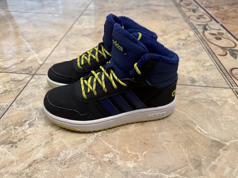 Демісезонні ботинки adidas 34 р-р