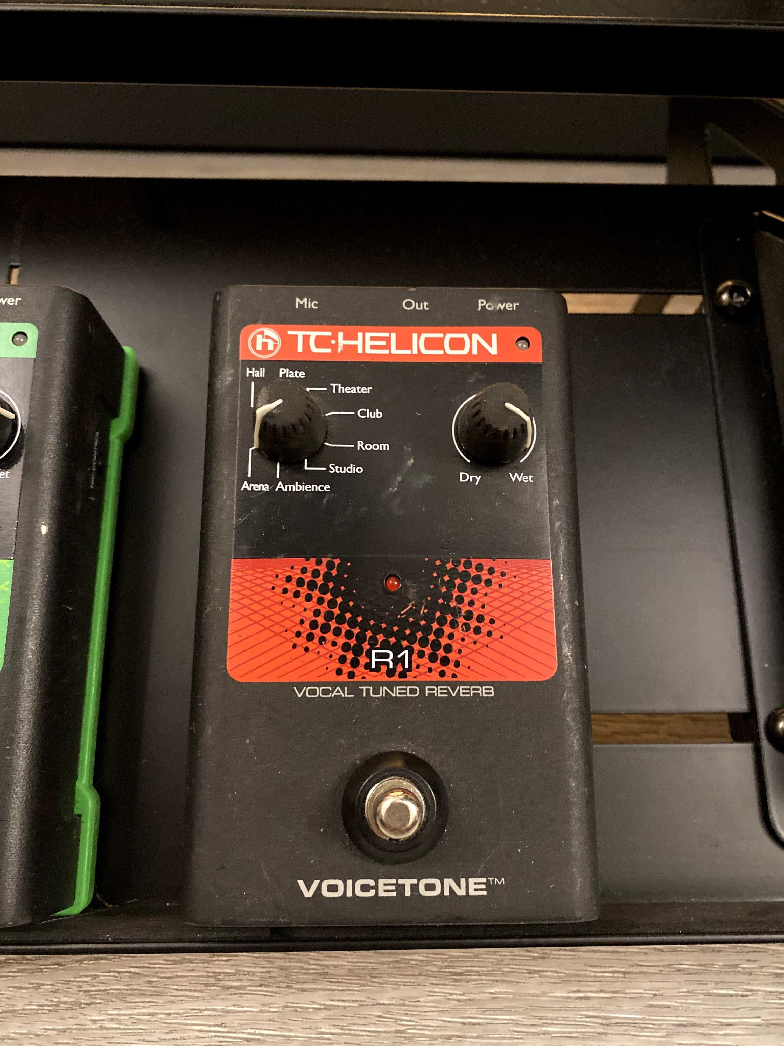 Pedais FX para Voz - TC HELICON VoiceTone - ÓPTIMO ESTADO