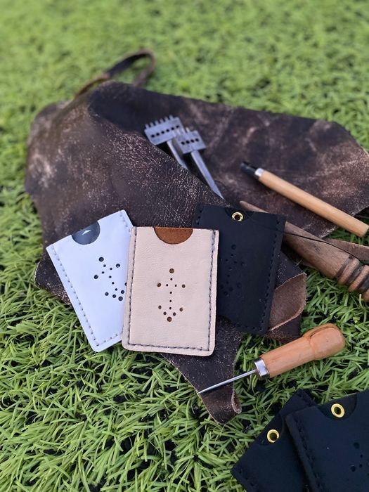 Кожаный картхолдер