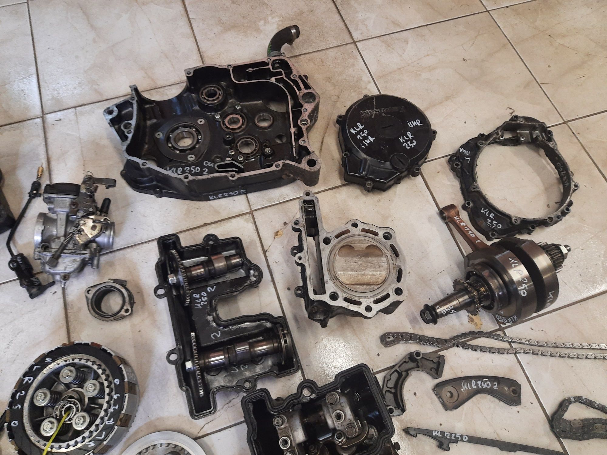 Kawasaki KLR 250 silnik części cylinder wał kapa skrzynia sprzęgło