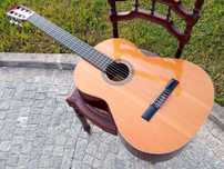 Guitarra ALHAMBRA 4/4 Spain 1974 com Headstock tipo Gibson / RESERVADA