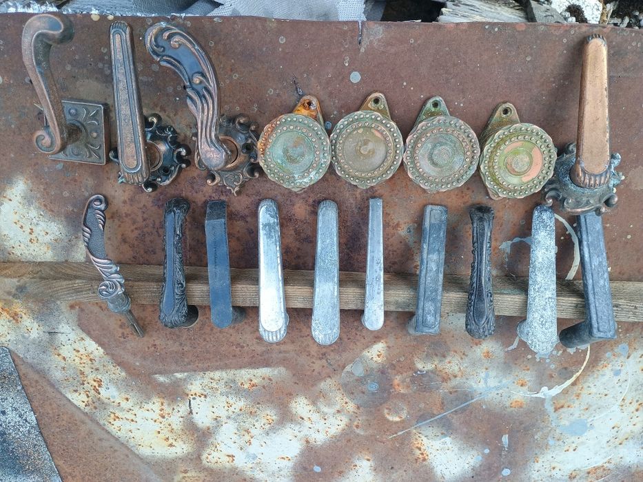 Ручки до дверей.