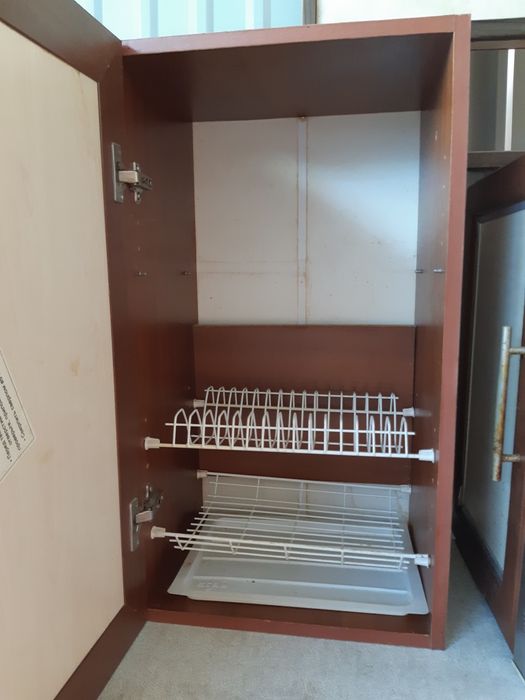 Кухня,ящики,полки,столешница,продам,бесплатно доставка по Одессе.