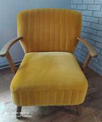 Fotel tapicerowany żółty