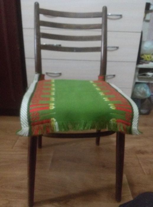 Тачка (тележка).Стул мягкий ,лак.