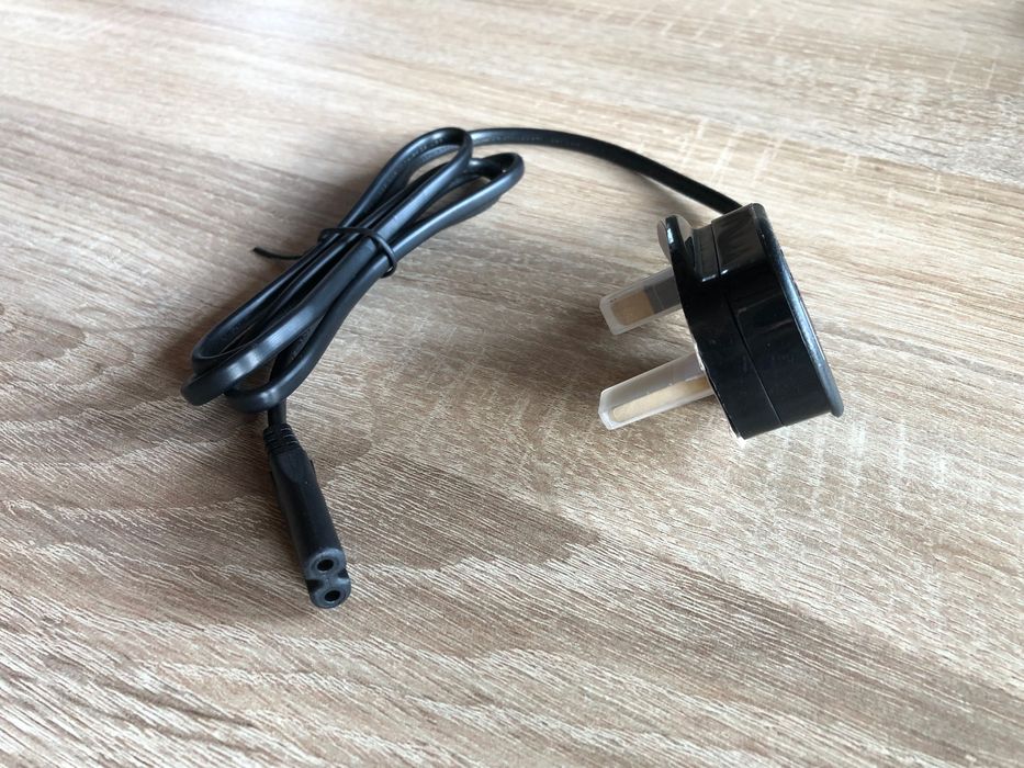 Sprzedam czarny kabel zasilający 2 pin z końcówką brytyjska, nowy