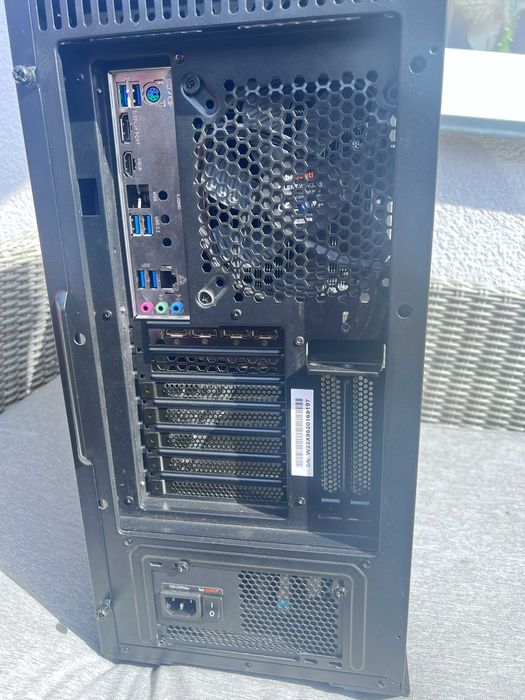 Komputer do gier | Ryzen 5 5700x  Radeon RX 5700xt  16GB Ram