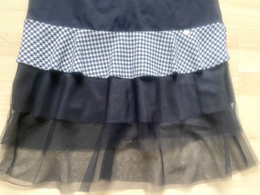 Śliczna sukienka Laleli sportowo-imprezowa M/ L
