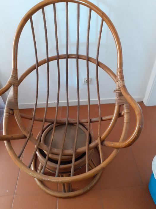 Cadeirão de bambu giratório