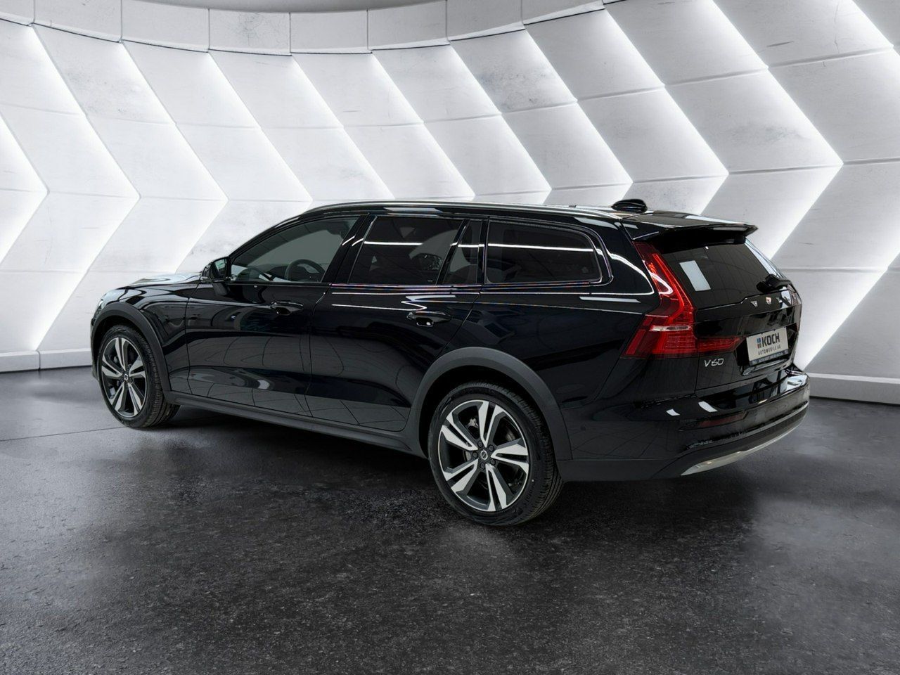 Volvo V60 Cross Country B5(B) Ultimate Bright AWD MY 2025