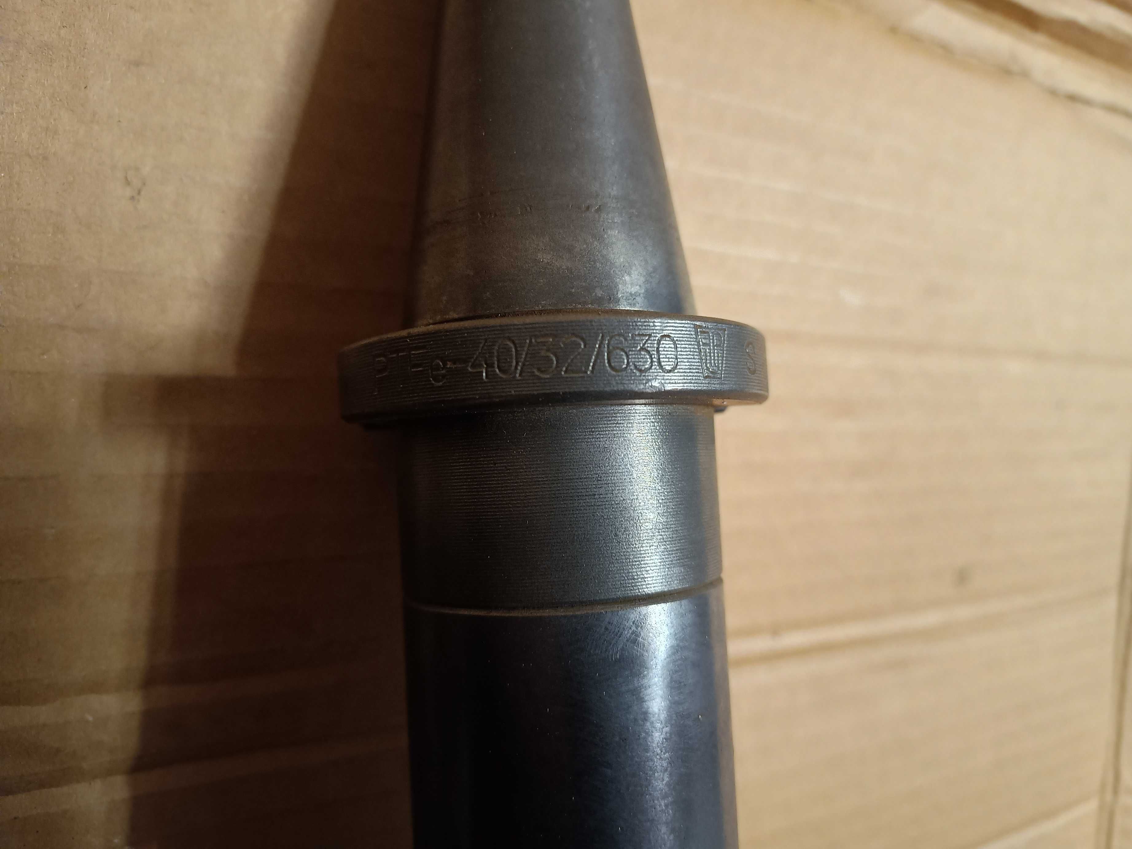 Podtrzymka/okular trzpień PTFe-40/32/630