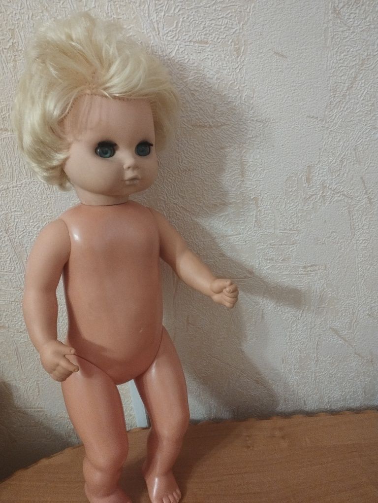 Продам куклу ГДР.