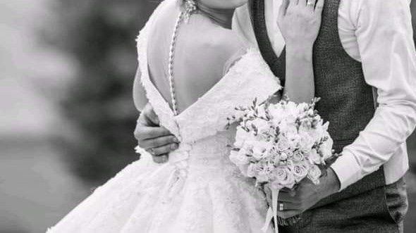 Весільна сукня "кекс"кольору айворі