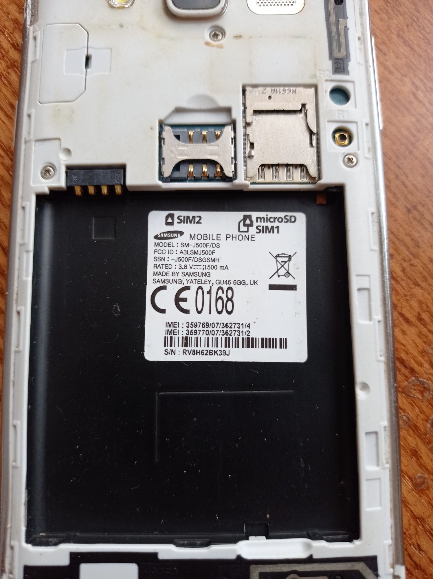 Смартфон Samsung Galaxy J5 SM-J500F