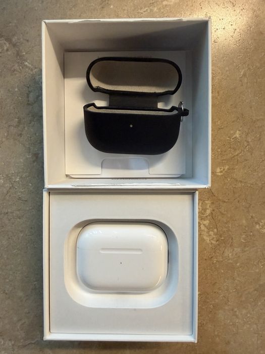 Apple AirPods Pro 2 MagSafe with Charging Case USB-C (MTJV3)