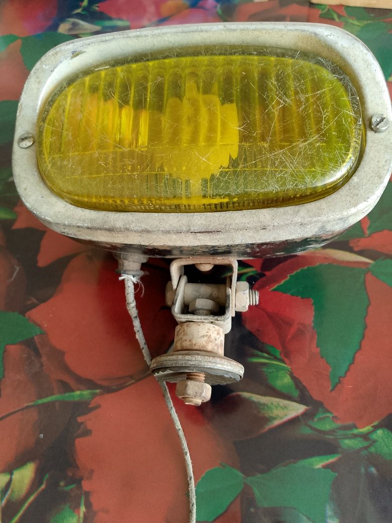 В продажі протитуманні фари.