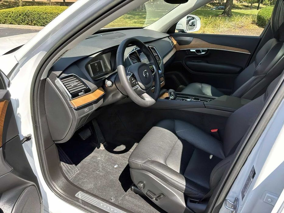 Volvo XC90      2023