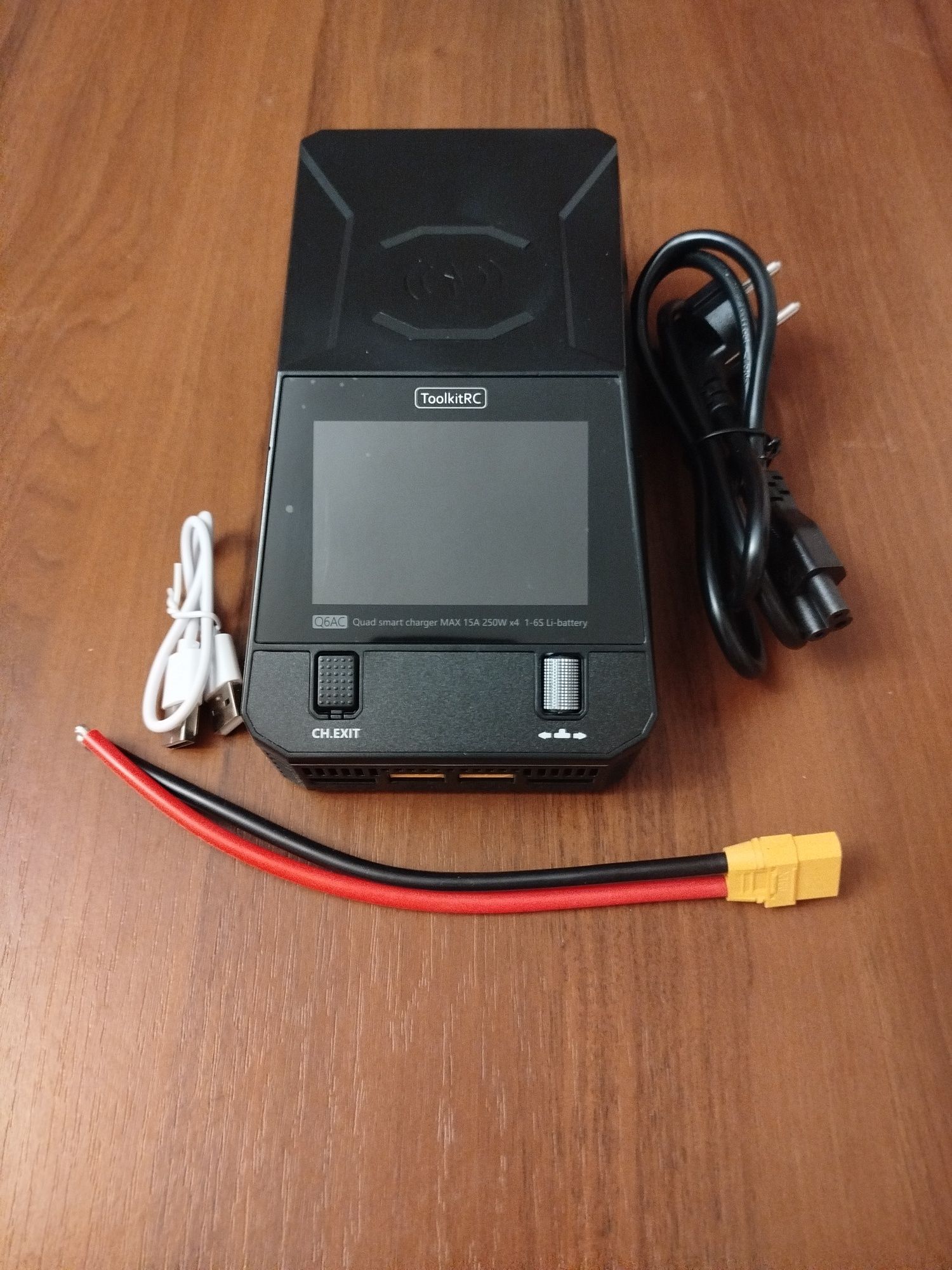 HOTA D6 Pro,ToolkitRC Q6AC