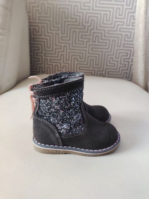 Черевички на дівчинку