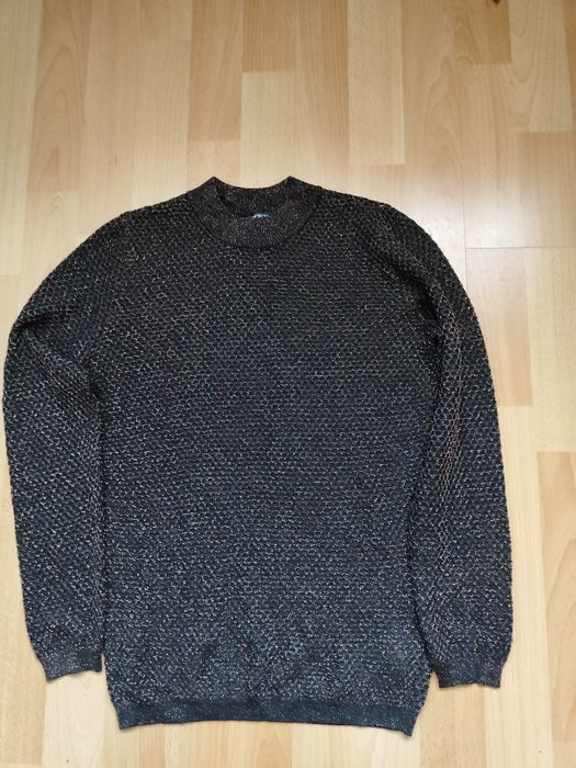 Sweterek ze świecącą  nitką Orsay