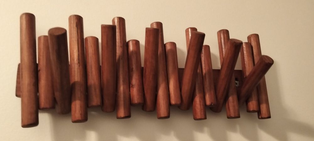 Cabide de madeira maciça