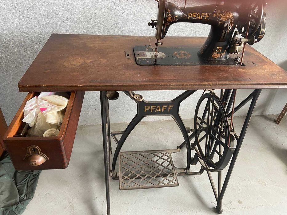 Máquina de costura PFAFF