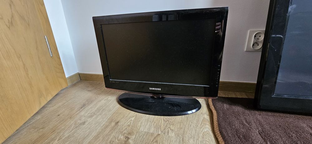 Telewizor LCD Samsung LE 22B450C4W