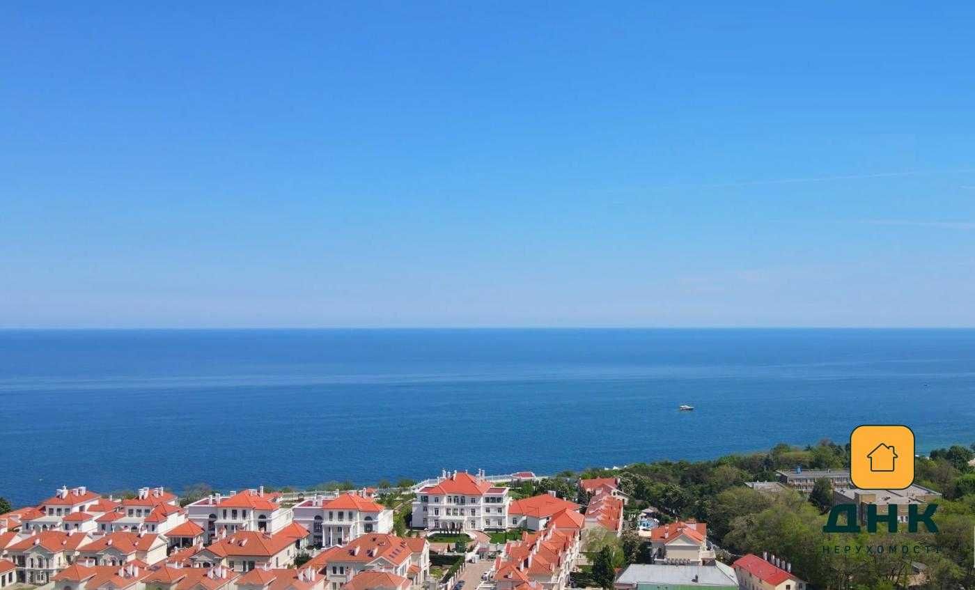 Балкон с прямым видом на море, квартира в ЖК "Атмосфера", Аркадия.