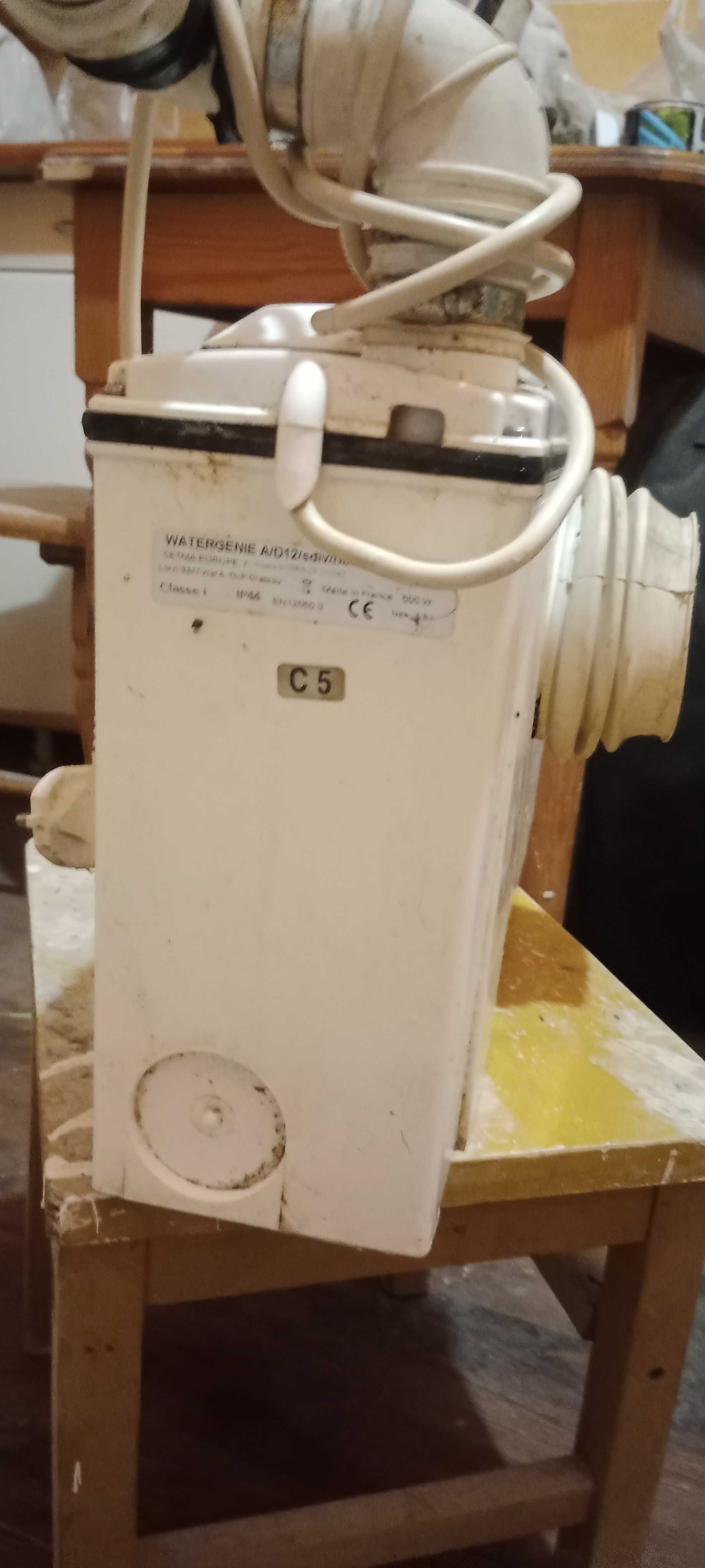 Pompa z rozdrabniaczem wc