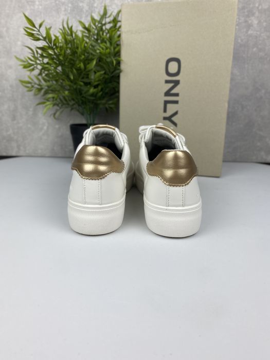 Białe buty Only Seattle r 36 - casualowe sneakersy ze złotymi detalami