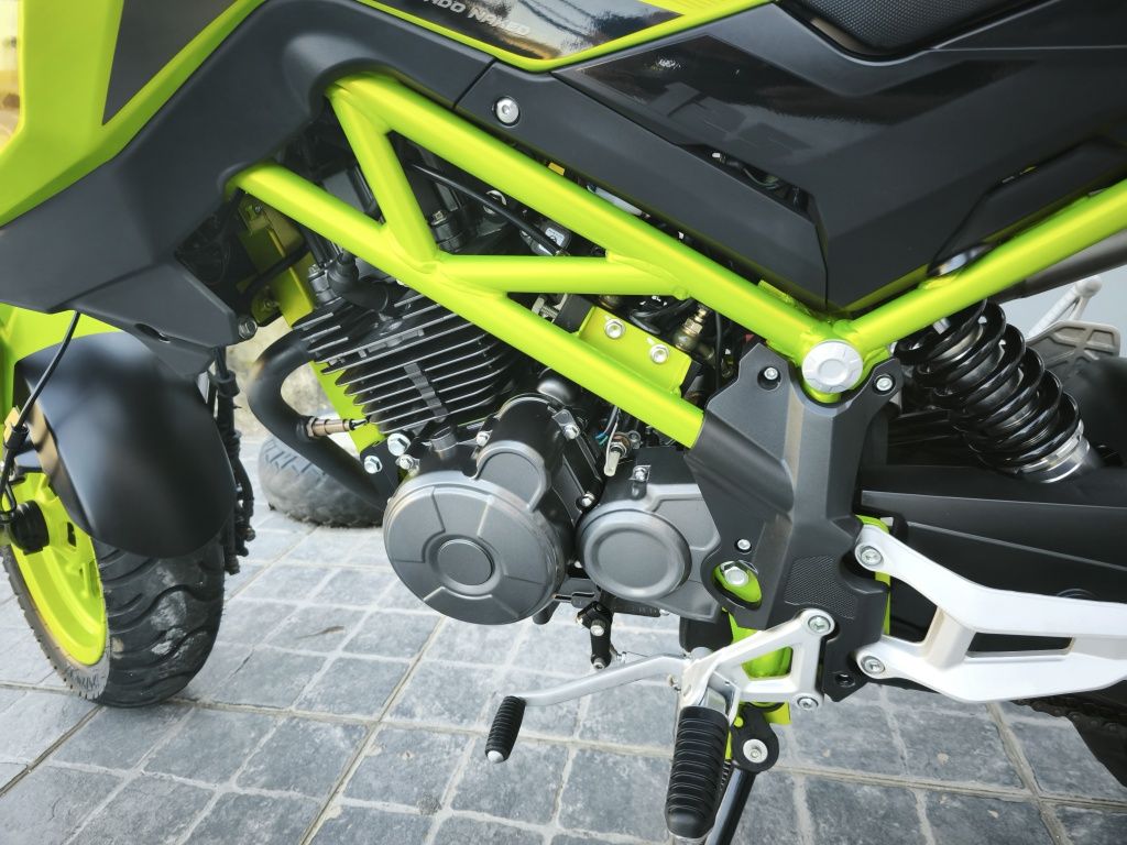 Benelli tnt 125  completamente nova