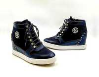 Guess Blue Jeans sneakersy na koturnie na suwak 39