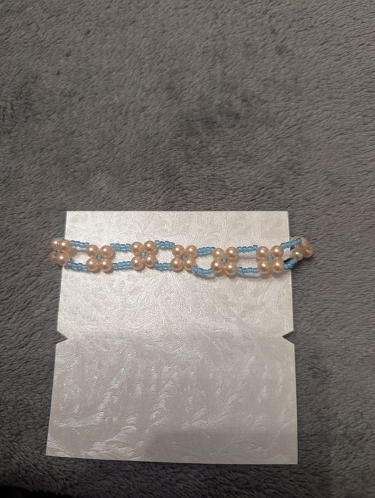 Bransoletka na gumce z zapięciem