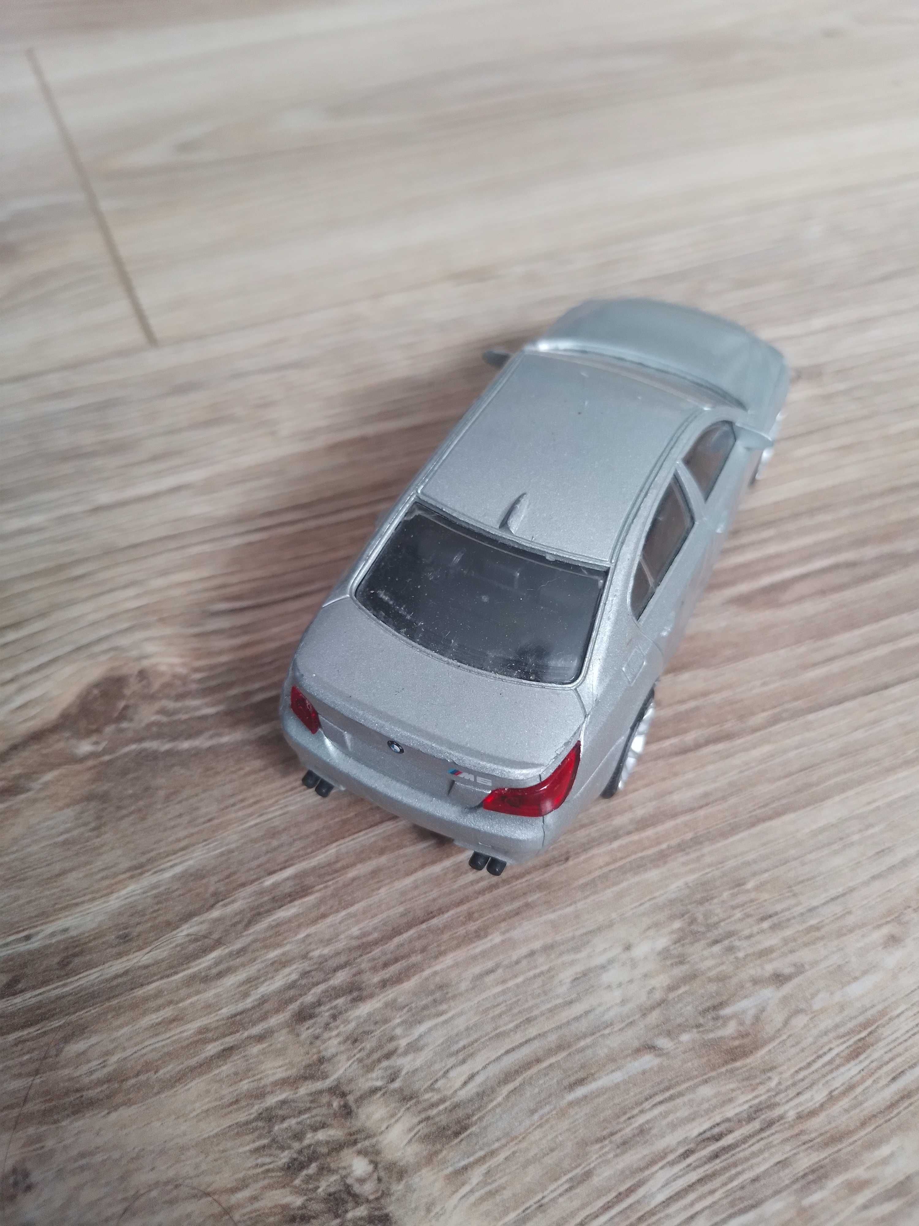 BMW M5 e60; Rastar 1:43