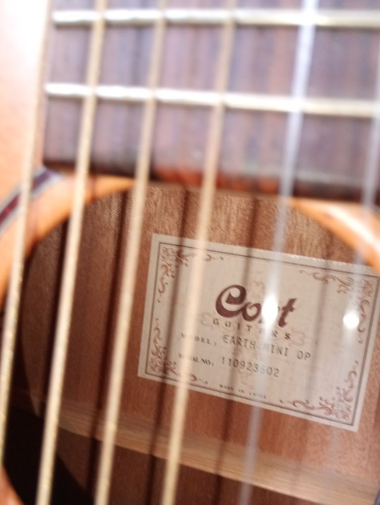 Gitara akustyczna Cort Earth Mini OP