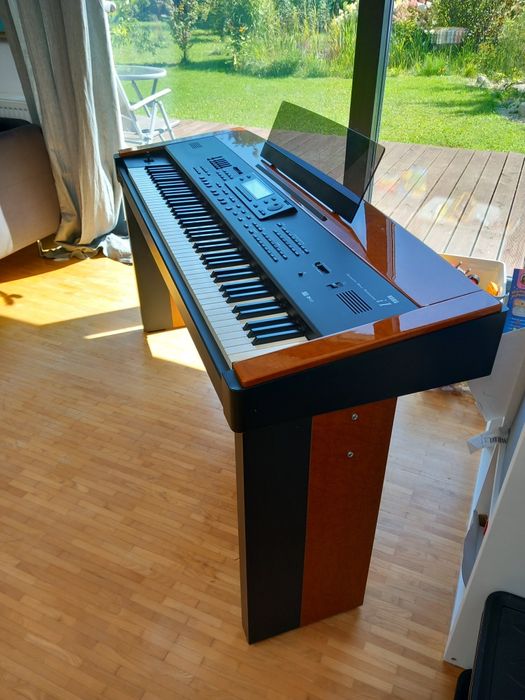 Pianino cyfrowe / workstation Korg i1 unikat
