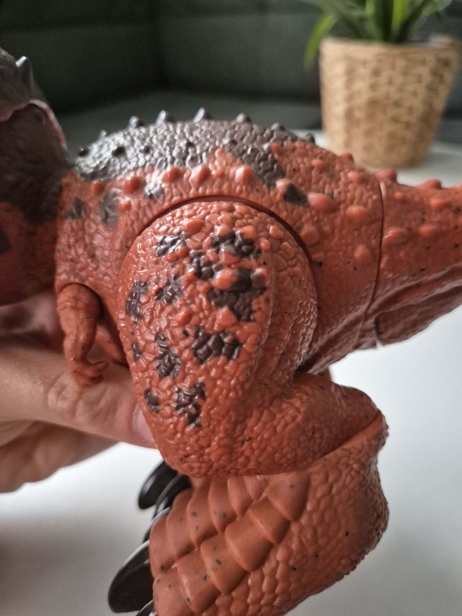 Dinozaur Carnotaurus Toro Karnotaur zabawka używana