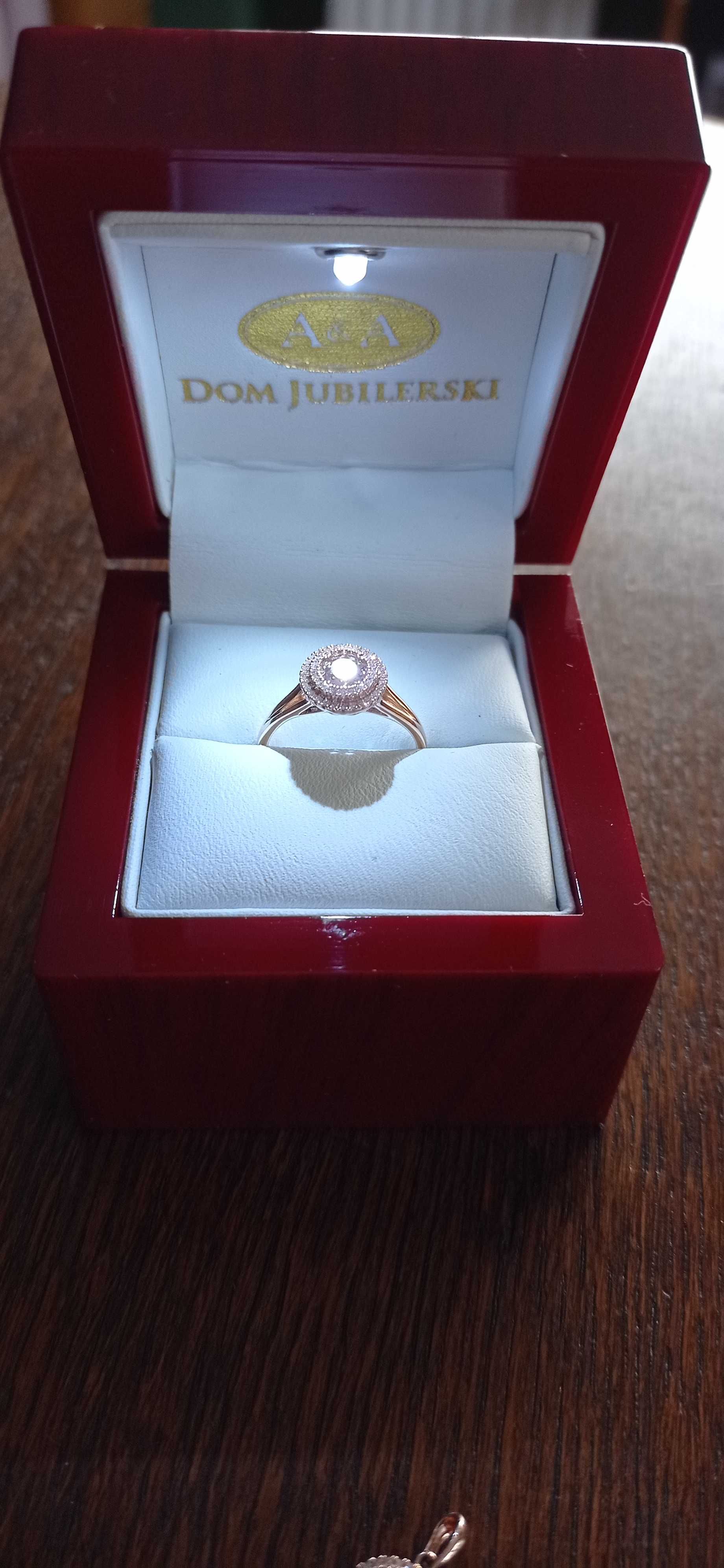Złoty pierścionek z Morganitem i diamentami