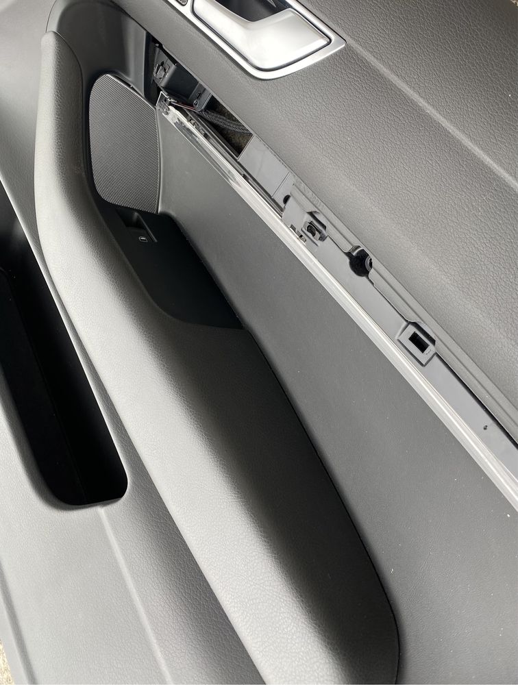 Audi A6 C6 Avant tapicerka boczek drzwi prawych przednich Bose