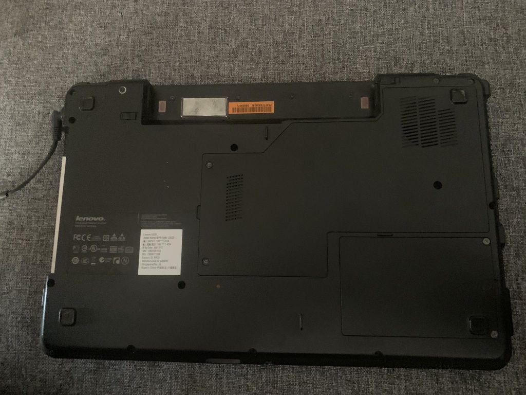 Lenovo g550 Ноутбук