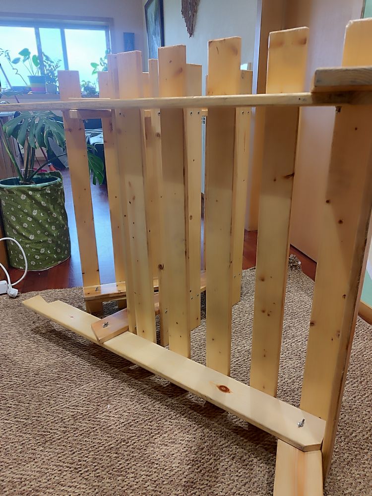 Futon sem estofado usado