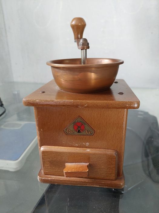 Młynek do kawy vintage działający