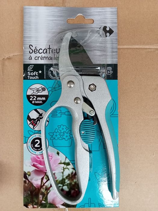 Продам сенаторы,пилы Gardena,Fiscars.
