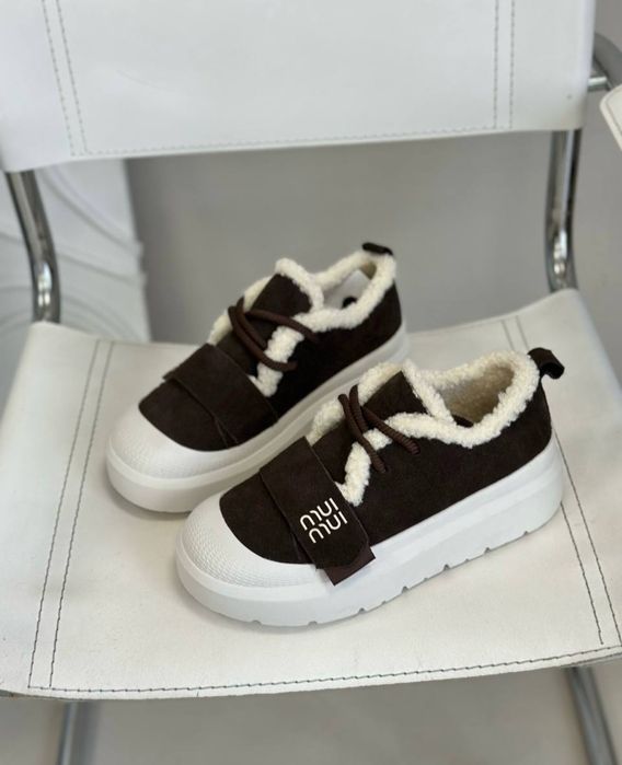 Повністю натуральні зимові кросівки