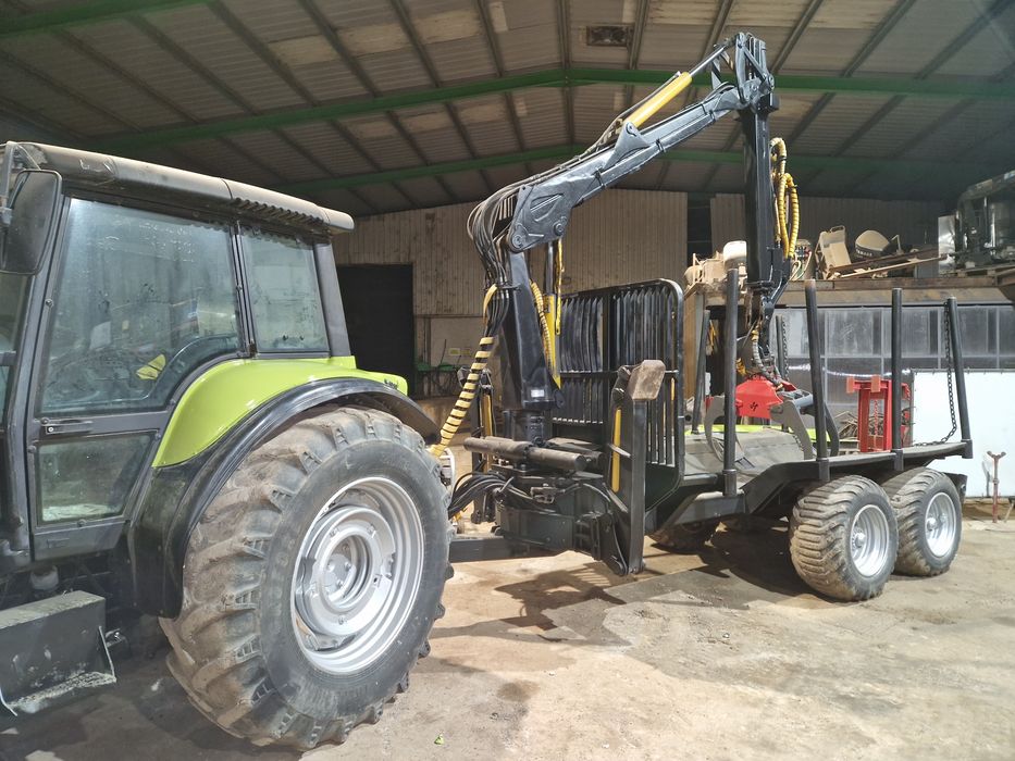 Trator florestal Valtra T130