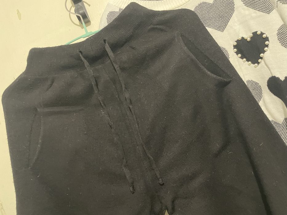 Вʼязаний костюм