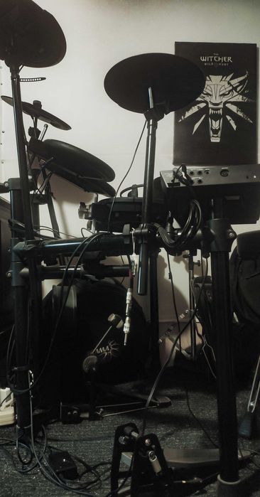 Електронна ударна установка ROLAND TD-17 зі стійкою MDS Compact