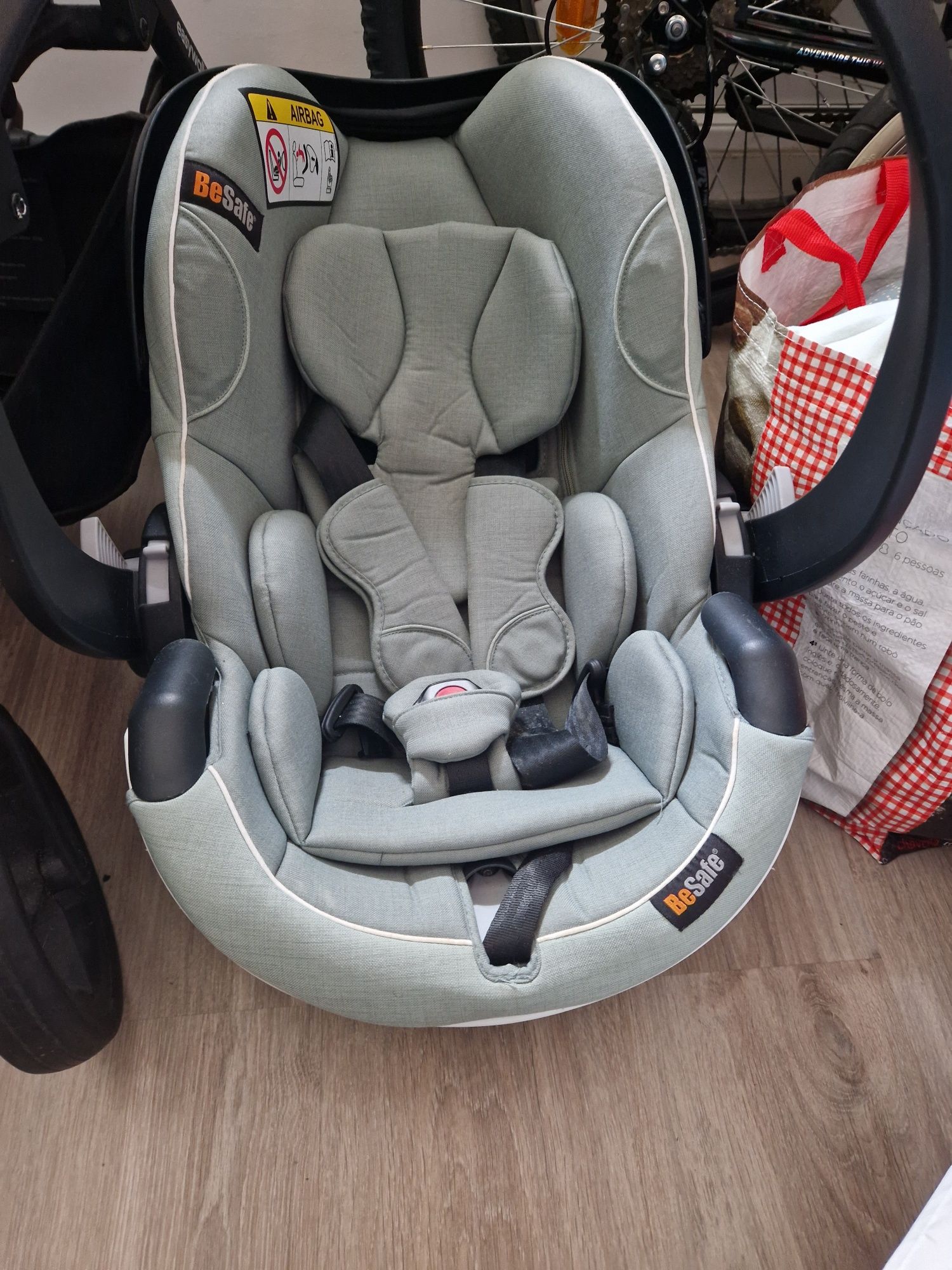 Carrinho bebé EasyWalker com adaptador e ovo